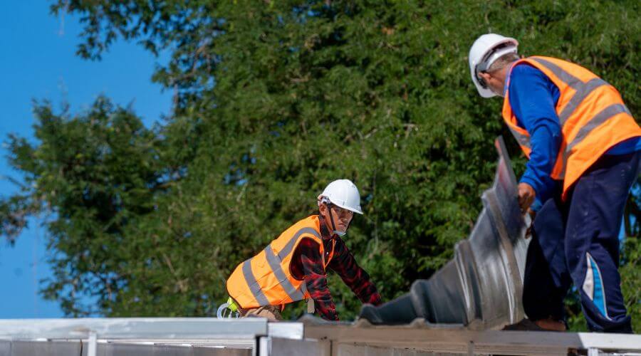 Professional gutter cleaning in Piney Creek, NC